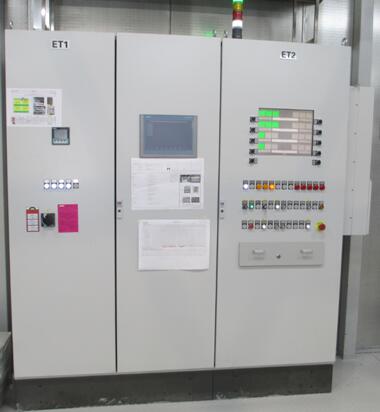 ドアの空いた冷蔵庫AI 生成コンテンツは誤りを含む可能性があります。